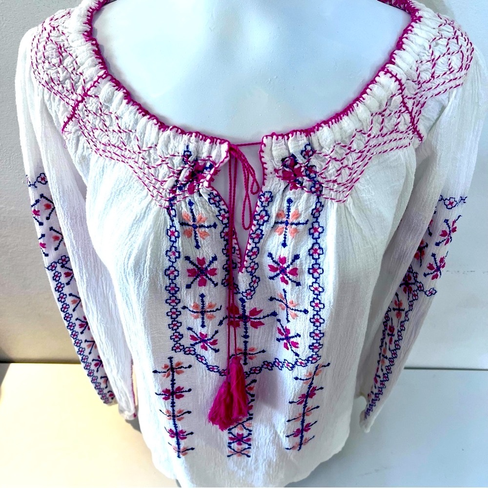 NWOT Robert Roller Rabbit Embroidered Gauze Tunic